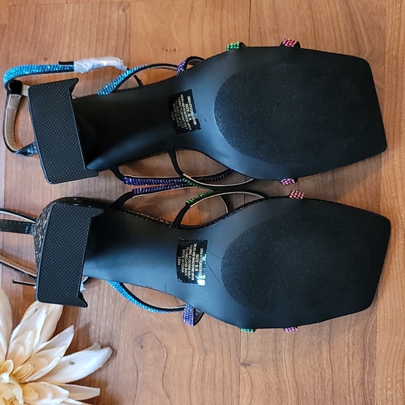 BETSEY JOHNSON Graviti Embellished Leopard Print Block Heel Sandal Size 9.5 - Picture 8 of 10